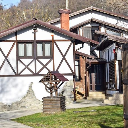 큼풀룬그 Cazarma Cavalerilor B&B 외부 사진